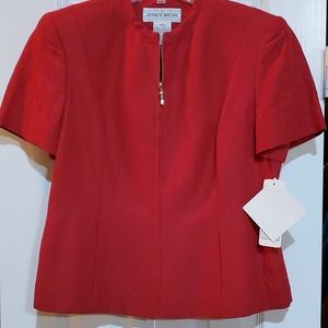 Jones Wear Size 6 Short Sleeve Red Zippered Jacket